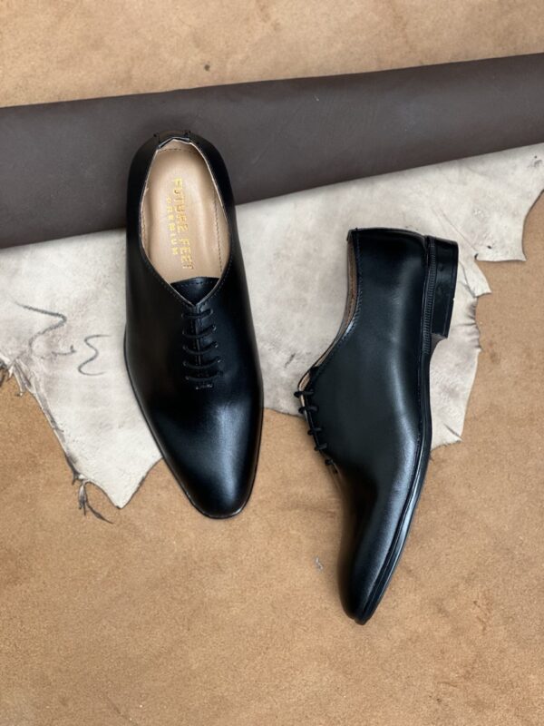 Men's Jet Black Cow Leather Whole Cut Oxford Shoe