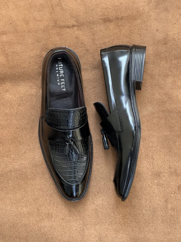 Men's Synthetic Gloss Black Croc Tassel Loafer